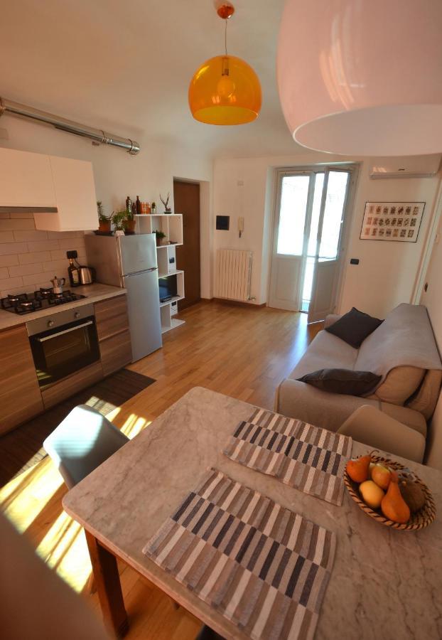 Casa Nel Borgo Vicinissima Al Centro Di Torino Apartment Bagian luar foto